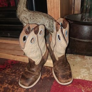 kids Ariat boots